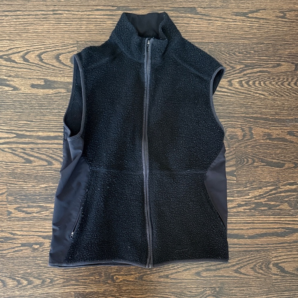Lululemon Tundra Trek Sherpa Fleece Vest